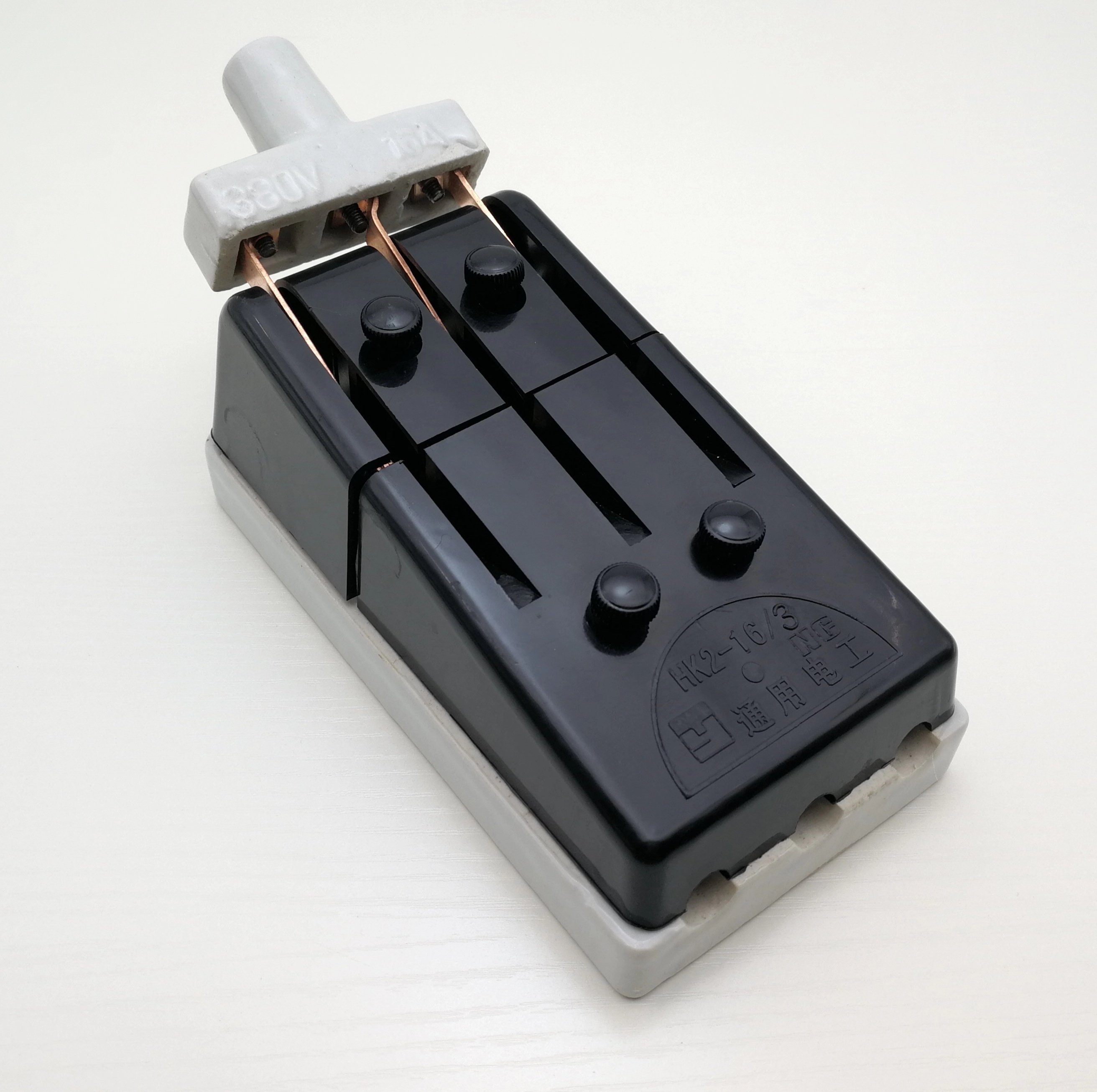 通用hk2开启式陶瓷闸刀380v16a三相电工业刀闸保险保护负荷开关钢