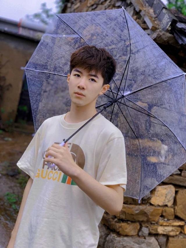 20岁身高181cm的小鲜肉帅哥,你们喜欢这种类型的男孩子吗?