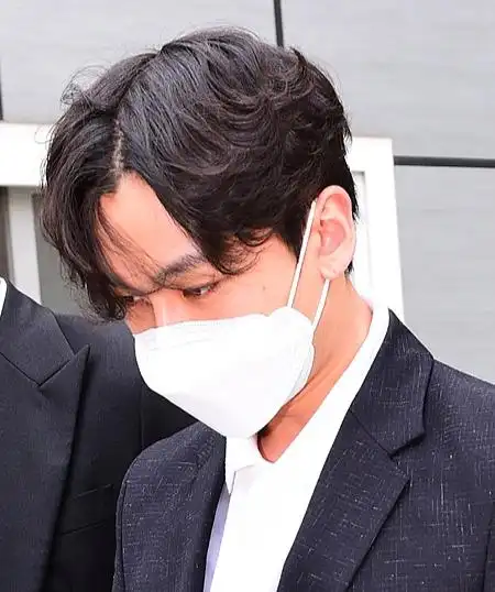 购买毒品高达160次btob前成员郑镒勋被判处有期徒刑2年