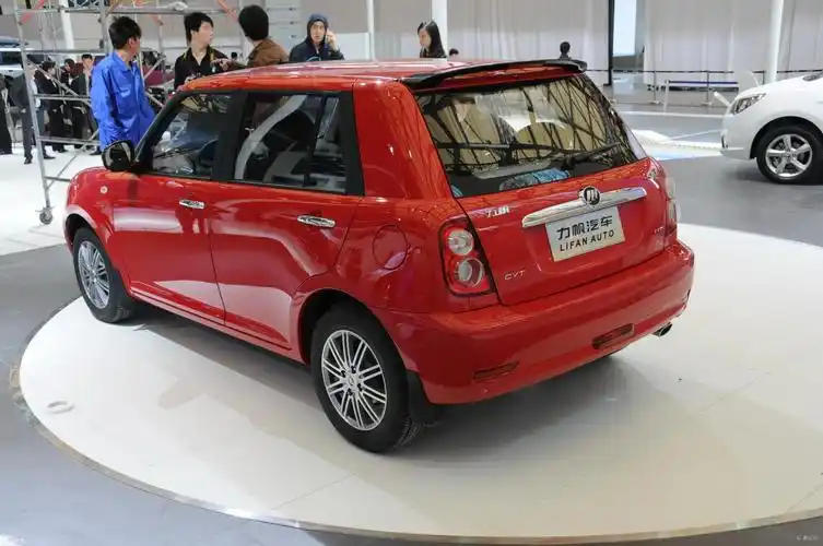 使得前脸更加精致,也汽车产经网 > 正文    尾部造型与力帆320保持