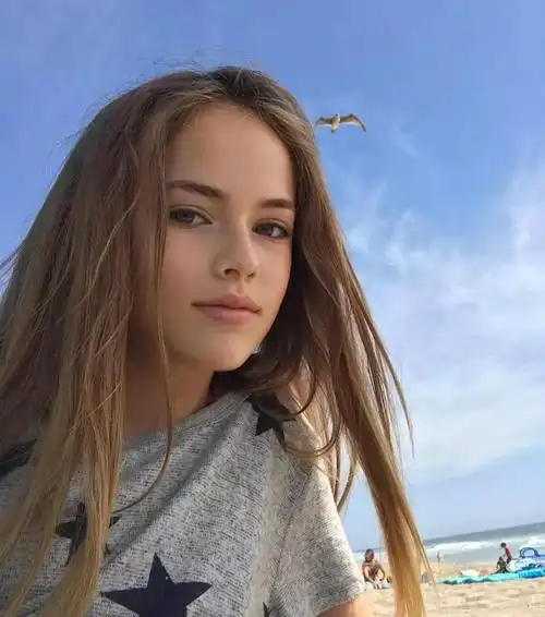 世界上最美的女孩图片 颜值逆天的俄罗斯9岁超模