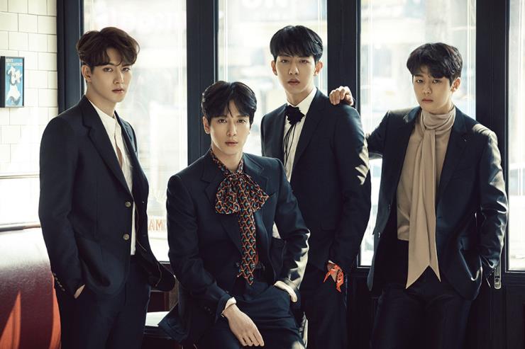 "胜利"几乎团灭二代男团?韩国娱乐二代巅峰时期男团谢幕!