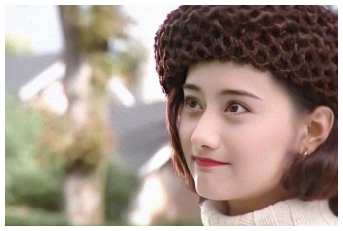 一帘幽梦陈德容饰演的紫菱眼神无辜楚楚可怜梦幻的女孩