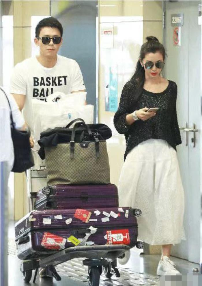 李冰冰男朋友是谁李冰冰与小16岁男友官宣分手