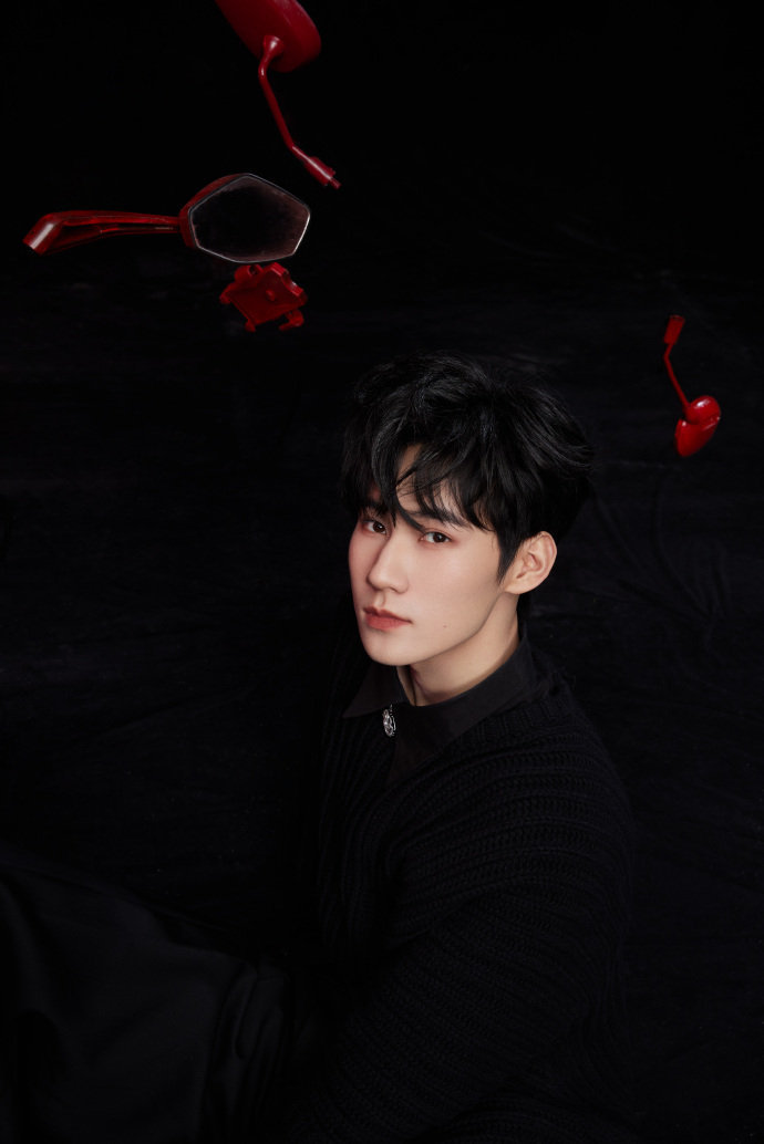 张真源分享最新写真大片现实与梦的交界07