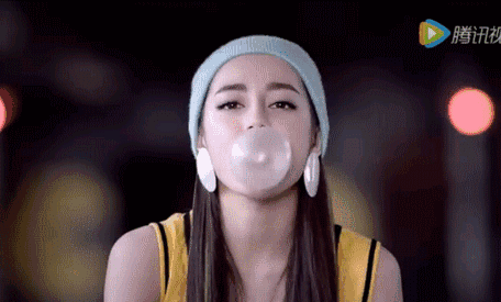 迪丽热巴泡泡可爱运动范gif动图_动态图_表情包下载_soogif