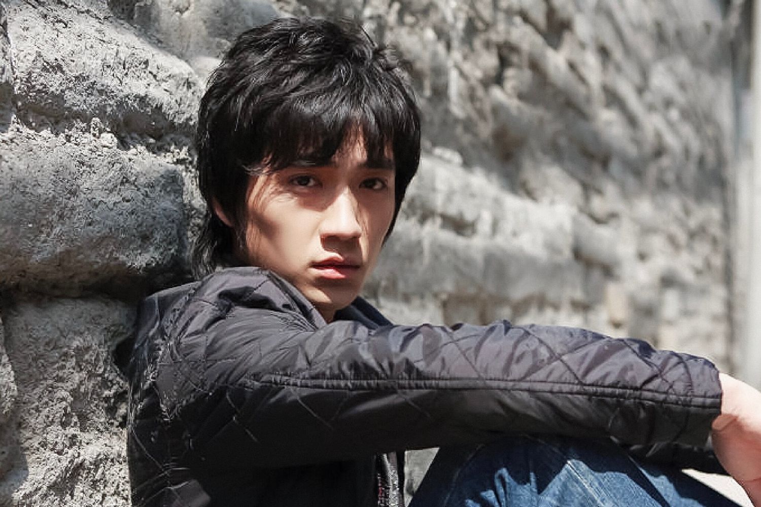 朱一龙娱乐圈前期旧照 顺毛小卷奶呼呼