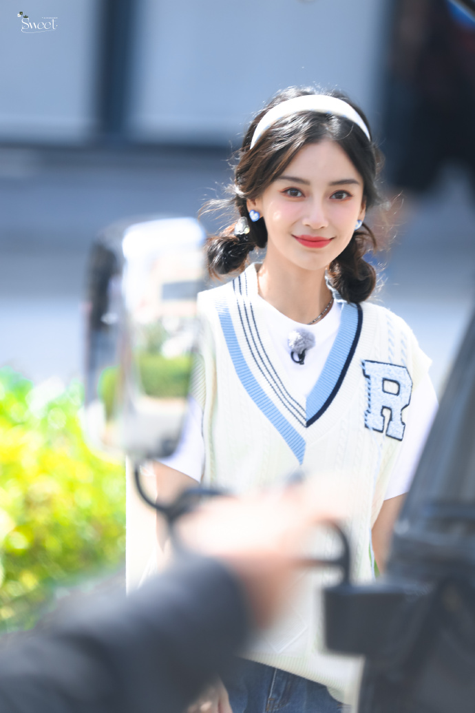 杨颖奔跑吧双丸子头造型