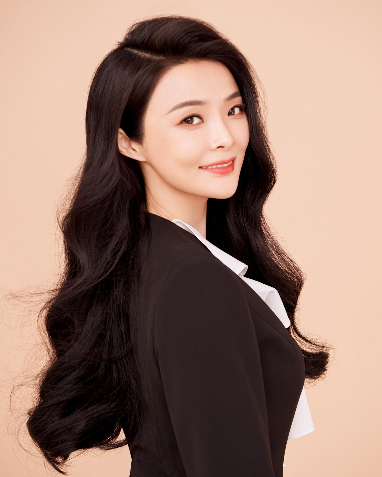 歌手唐薇直播带货翻车,与电商互撕被曝料:拿50万退赔款拒绝赔偿