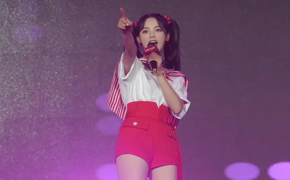 2019篮球世界杯助力大使 杨超越双马尾动感热舞 变身美少女战士