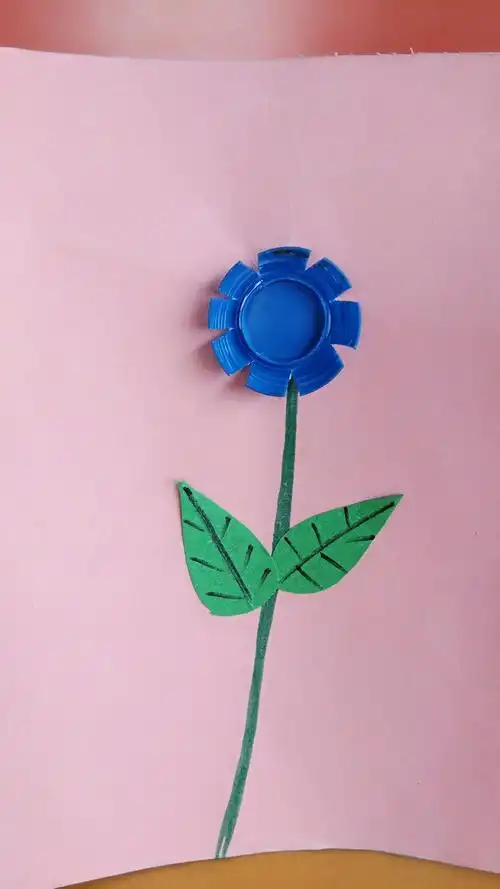 变废为宝,瓶盖手工――小博士幼儿园大二班小朋友手工作品. - 美篇