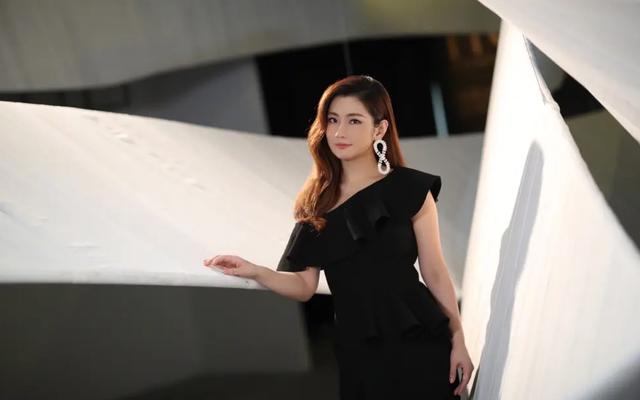 42岁的任家萱,官宣产子了,打响了去父留子的第一炮