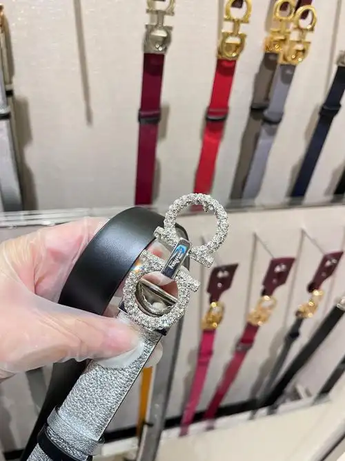 菲拉格慕女皮带