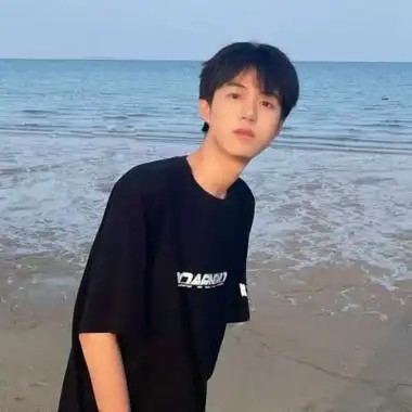 治愈系阳光帅气大男孩干净男头 让人看一眼就很舒服的帅气头像男