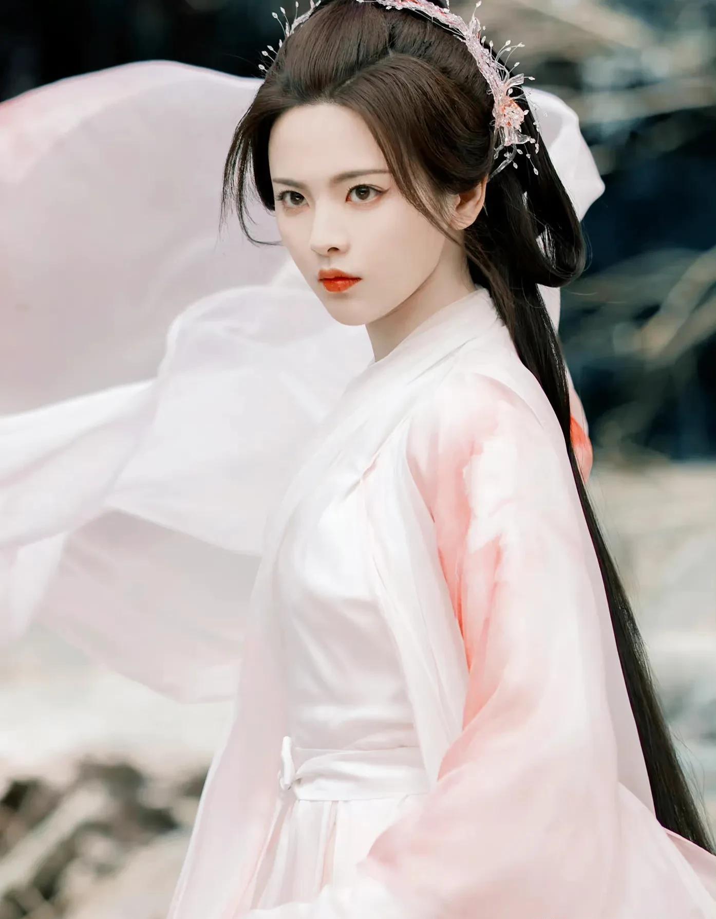 女明星的未播古装造型,杨幂angelababy太惊艳,刘诗诗天选古人_感觉