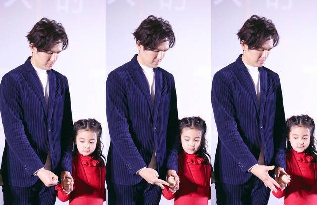 钟汉良偷偷照顾小演员的动作太苏了!_观众_电影_周一围