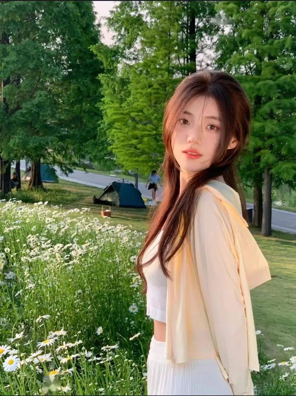 为什么现实中看不到网络美女