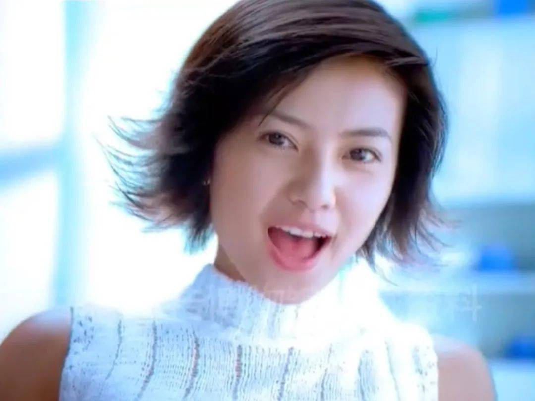 后来,高圆圆拍的冰淇淋广告在央视播出,大受好评.