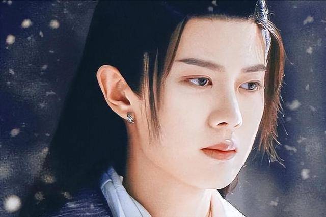 任嘉伦被曝孕期出轨,女方被知情人实锤,男方太抠只订廉价酒店_绯闻