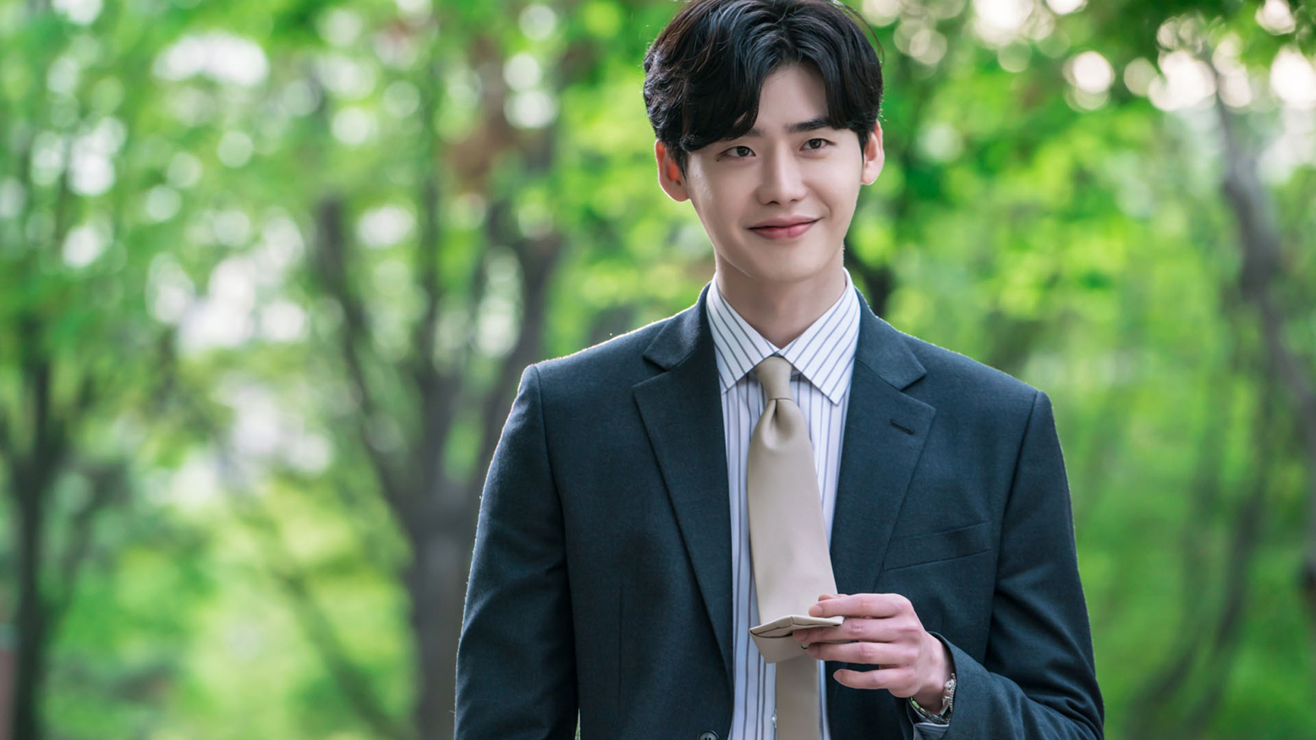 李钟硕当你沉睡时帅气剧照桌面壁纸