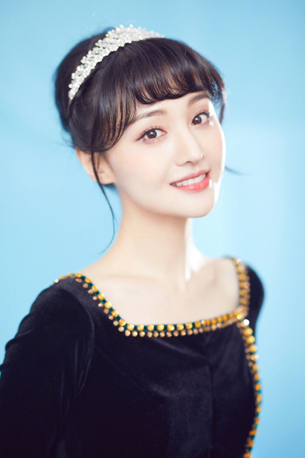 郑爽cos安娜公主甜美写真图片