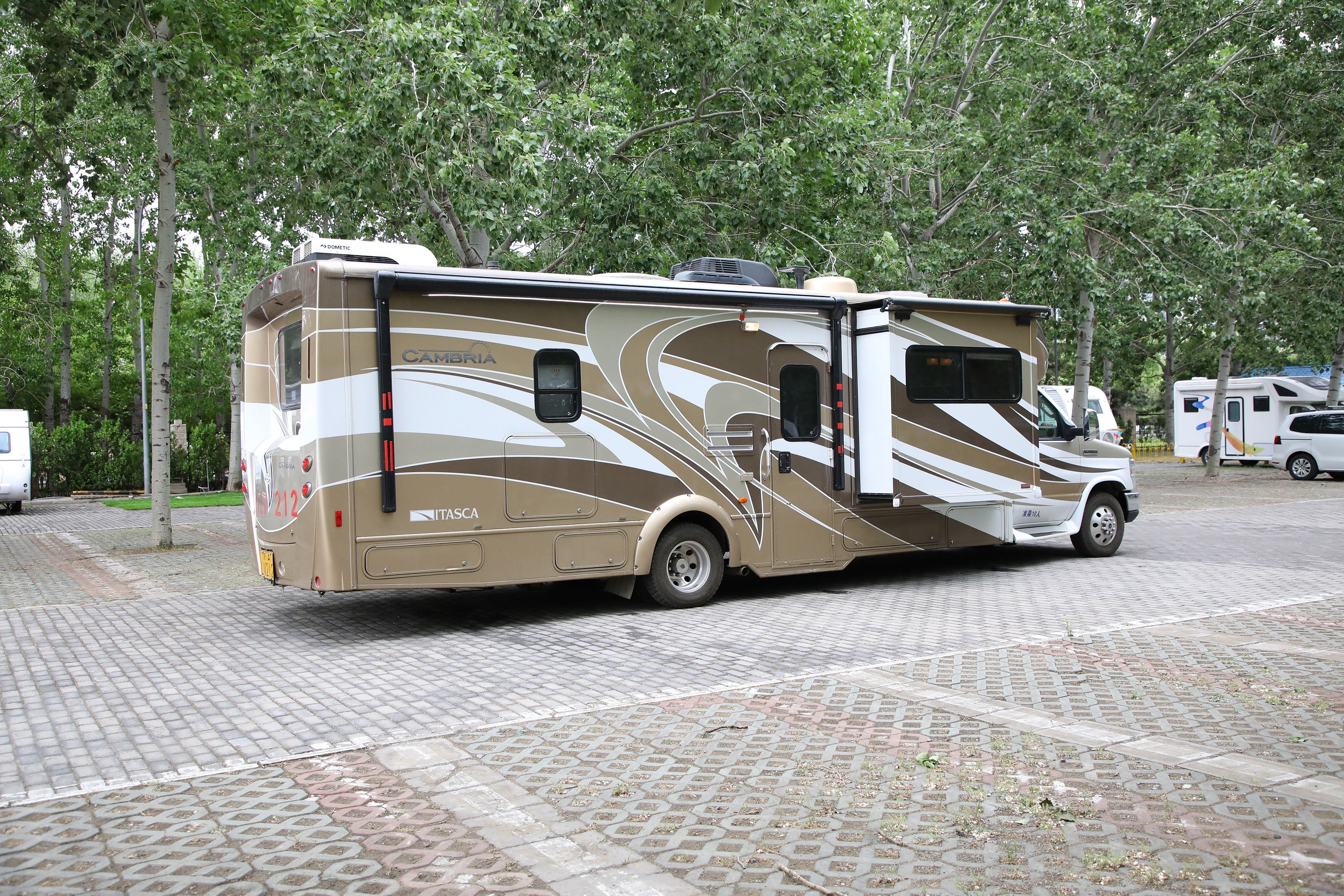 最多能承载10人的福特e450房车你见过吗?