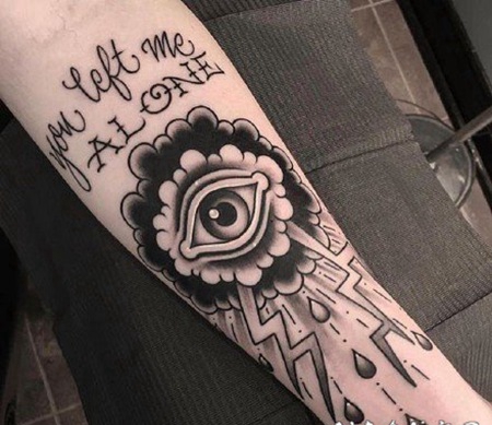 oldschool风格的眼睛纹身作品