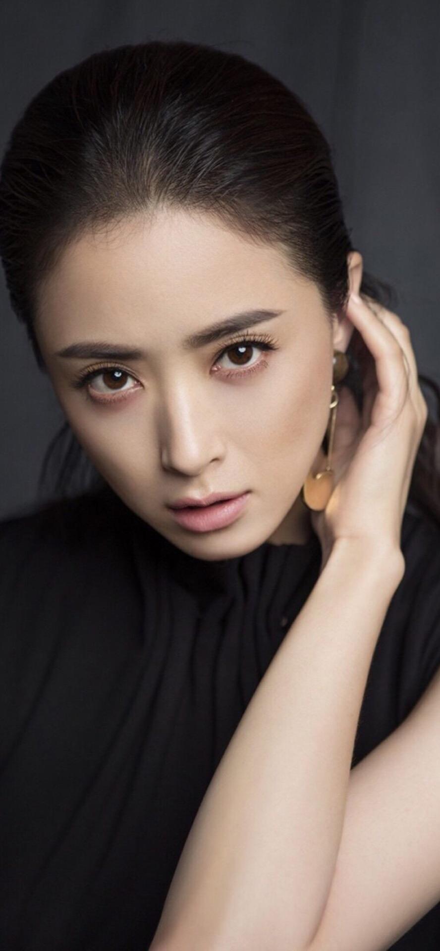 蒋欣(xin jiang)是中国大陆的一位演员,出生于1983年5月8日,出生地为