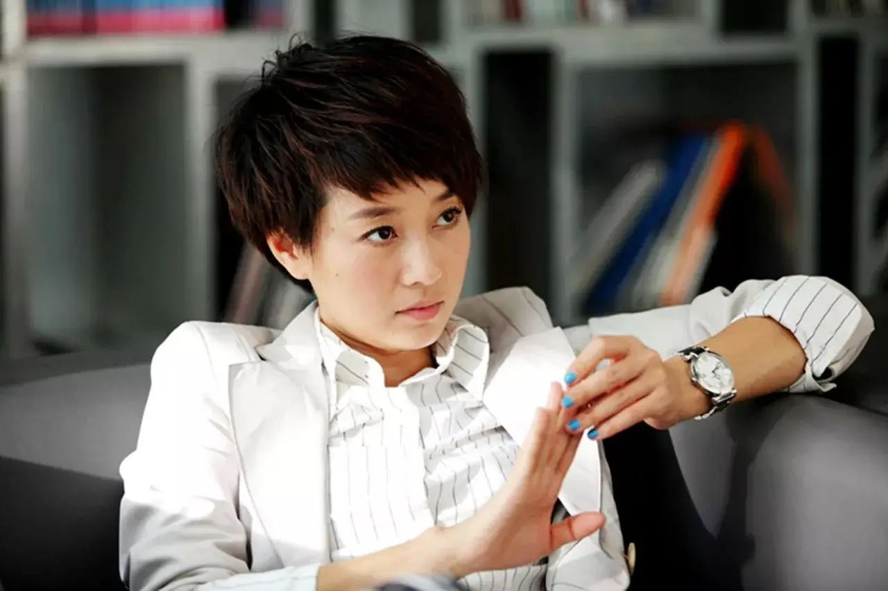 然而,在当下的社会语境中,公众人物的一言一行都容易被放大和解读.