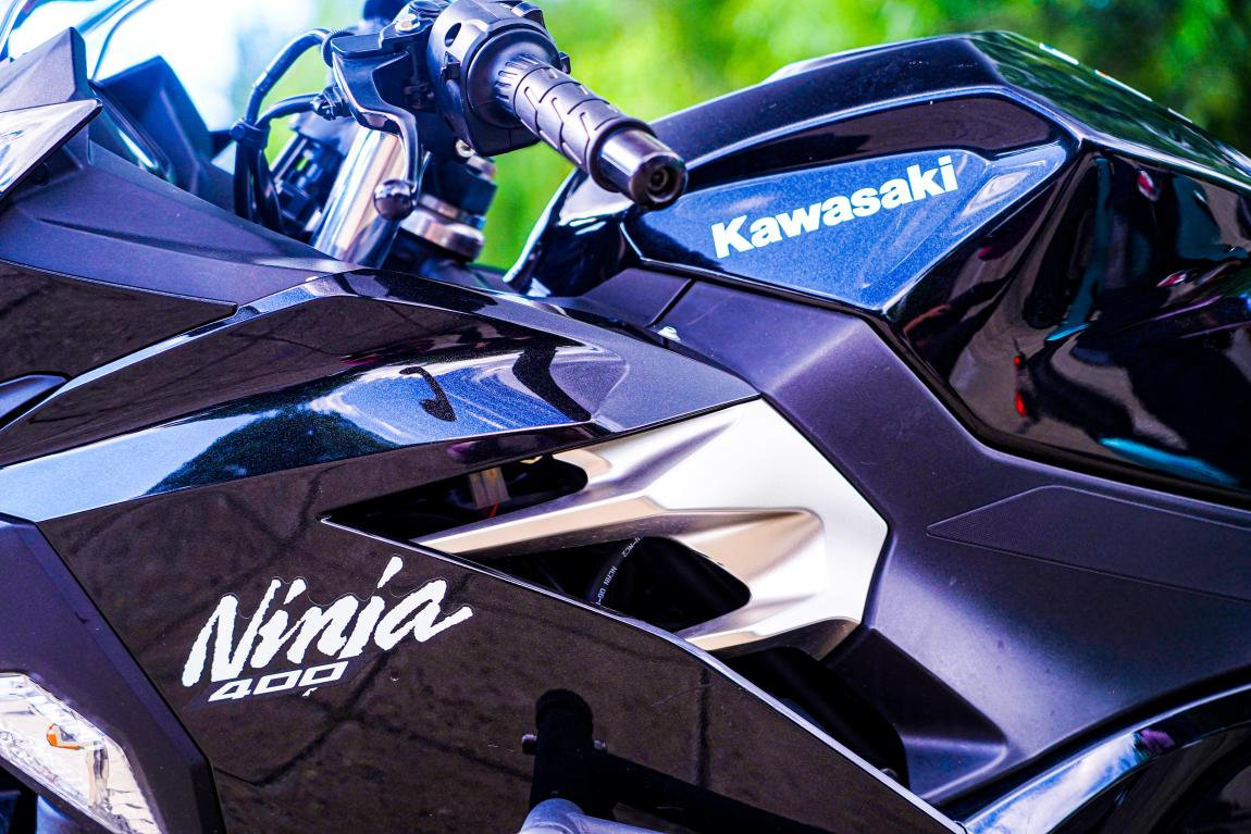 "性价比"这三个字就是川崎ninja 400的忍道
