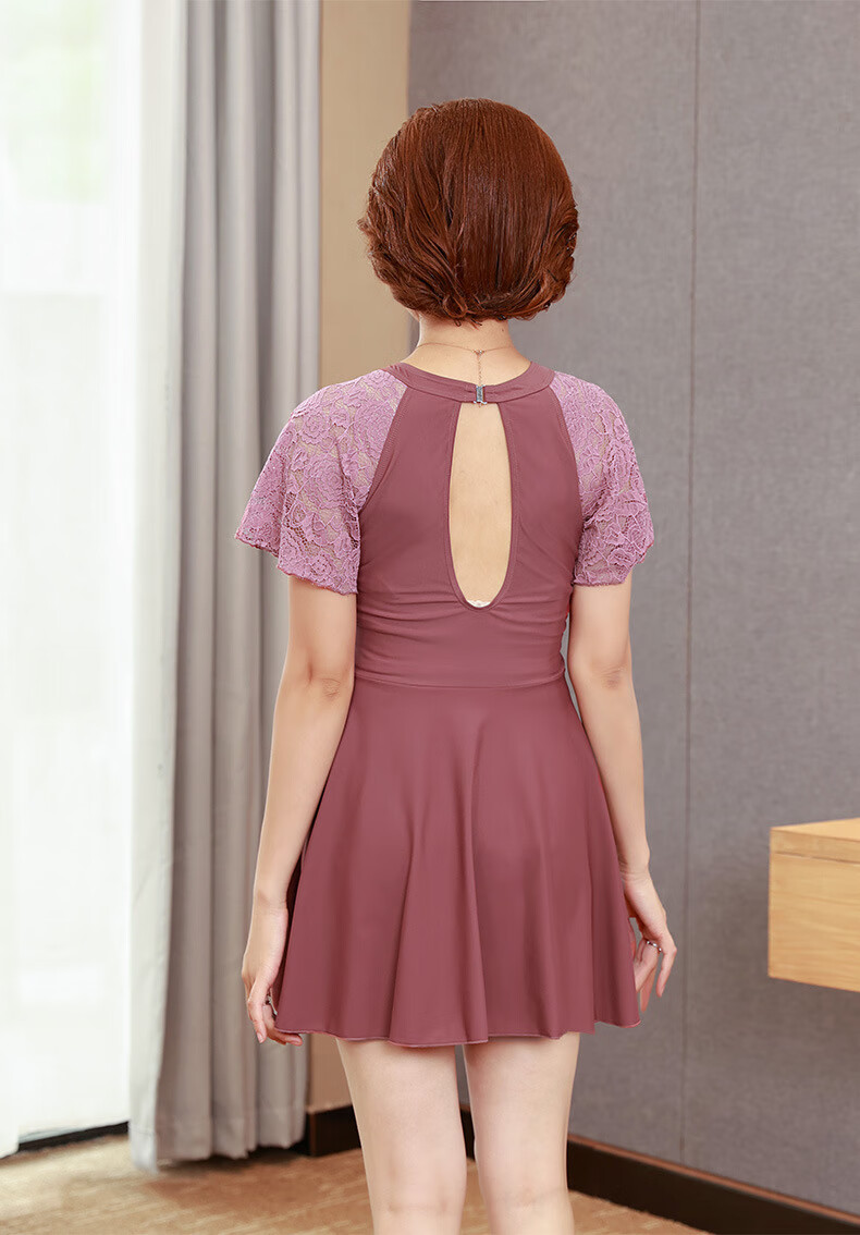 中年女式泳衣大码泳衣女遮肚200斤遮肉新款老年人游泳服女胖mm加大码