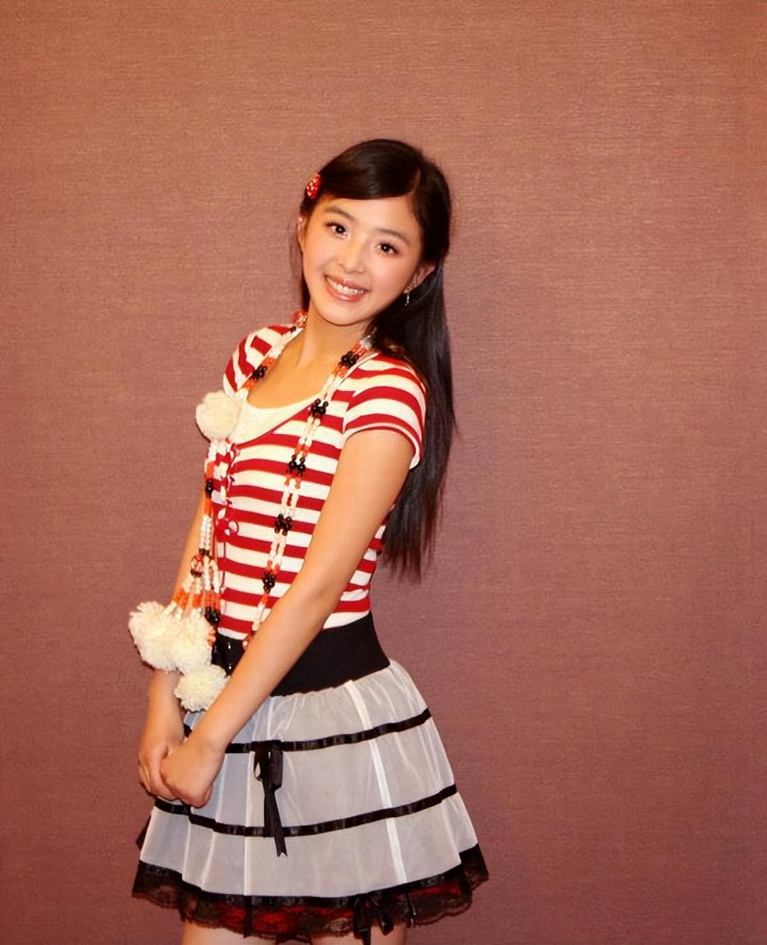 回顾张含韵15岁出道成名后是非不断34岁仍未婚她恨嫁吗