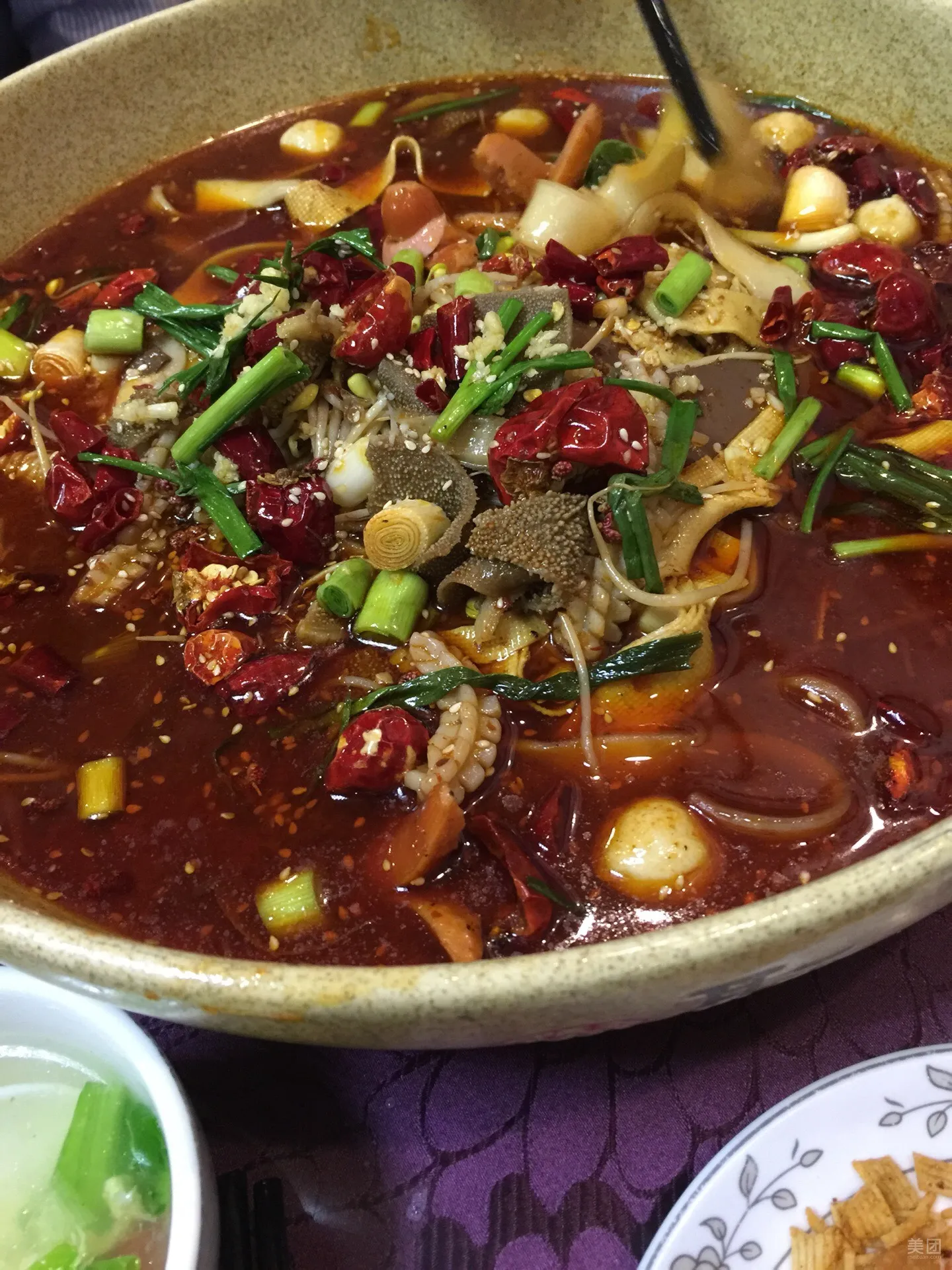 老街街道 美食 川湘菜 小鱼儿川菜馆  特色菜 毛血旺 毛血旺 1/1 商家