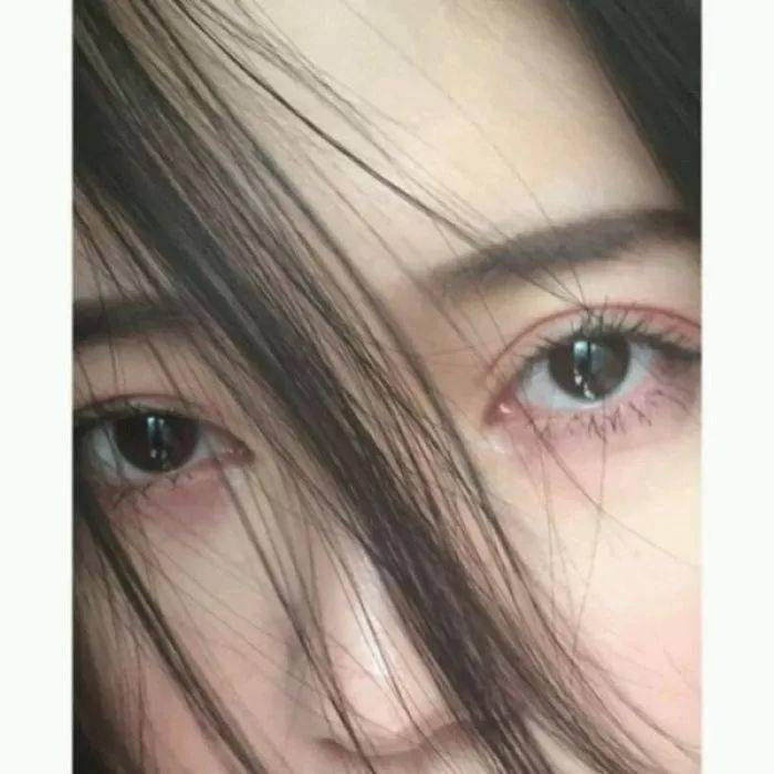 女生头像眼神杀