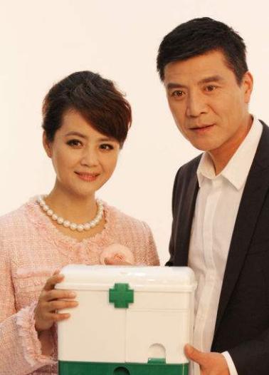 在和茹萍结婚之前,刘之冰有过一段婚姻,前妻名叫冯丽萍,有着博士,副