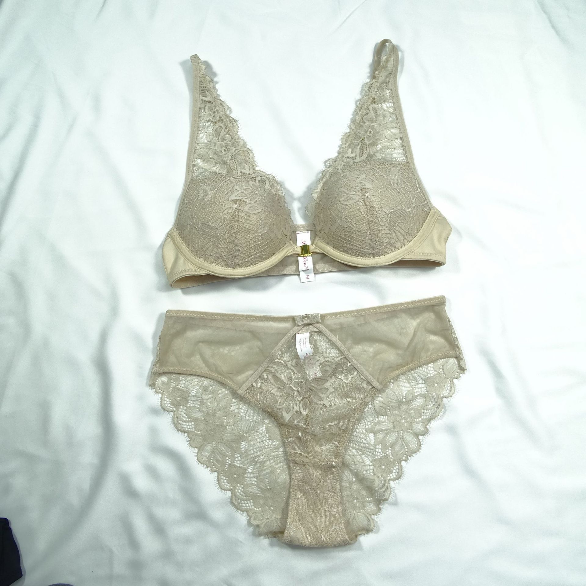 新款夏季美胸内衣文胸套装蕾丝薄款性感透明聚拢胸罩女士