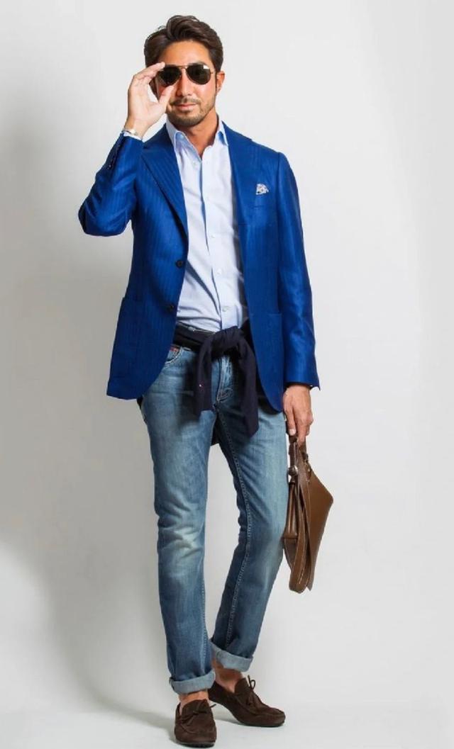 就好比男士最爱的西装一样,如果是在日常生活当中,搭配西装裤的话就会