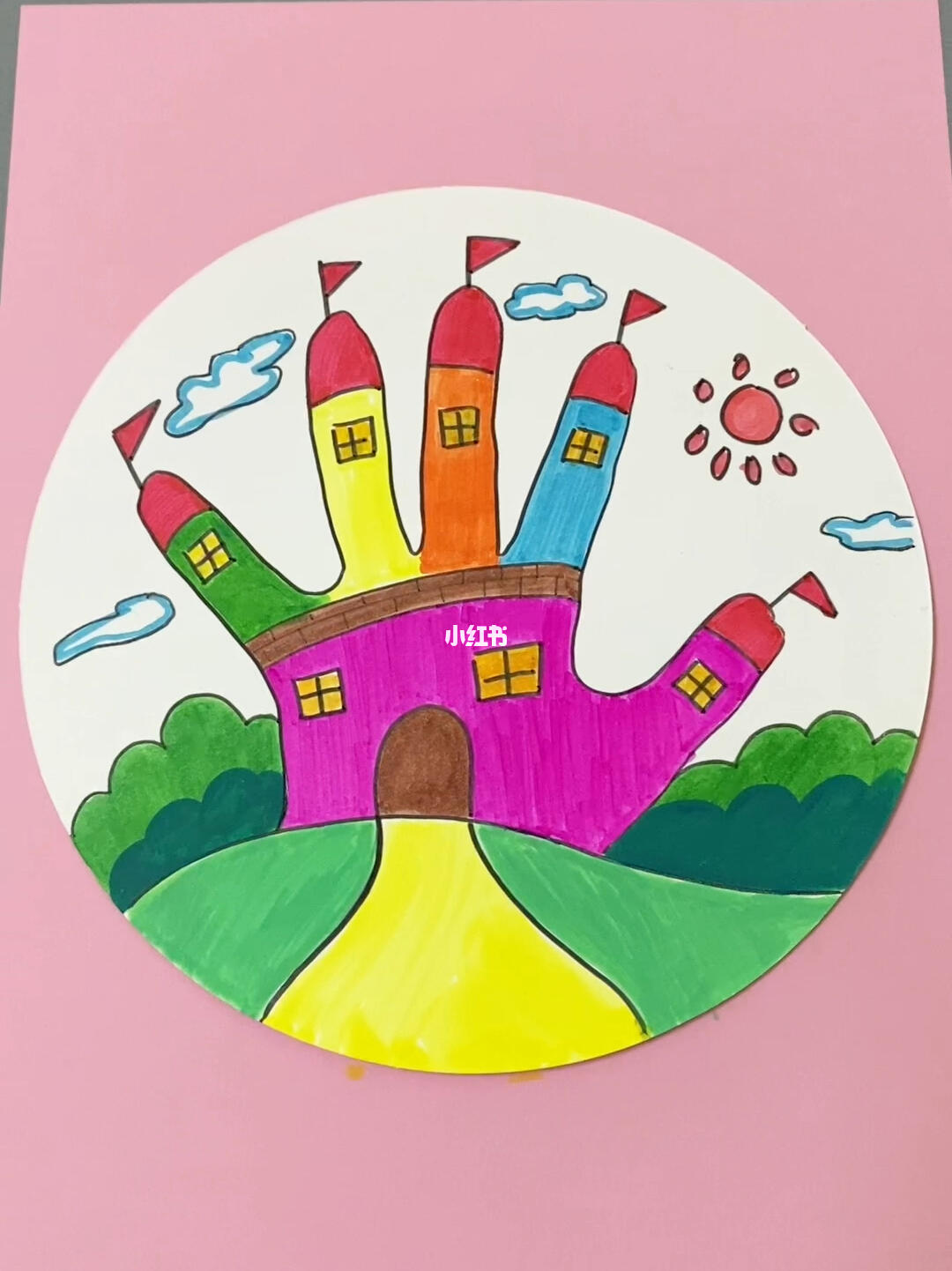 用宝贝的小手掌画一张漂亮的手掌画吧