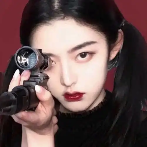 球球特别凶的美女头像