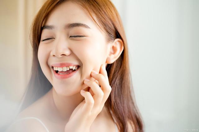 女人有虎牙的面相命运怎么样