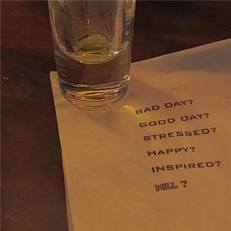 气质的又很有质感的朋友素材,谁会不爱呢,很好看的又很干净的一款背景