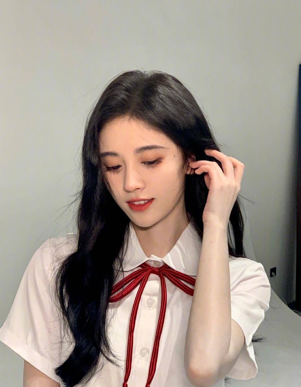 鞠婧祎头发为什么那么浓密 鞠婧祎发量这么多的原因