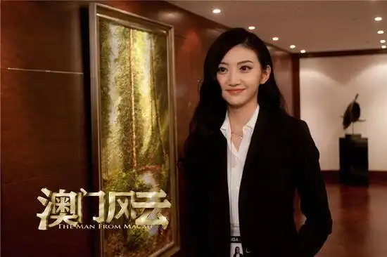 澳门风云破4亿景甜连拍新戏化身拼命三娘