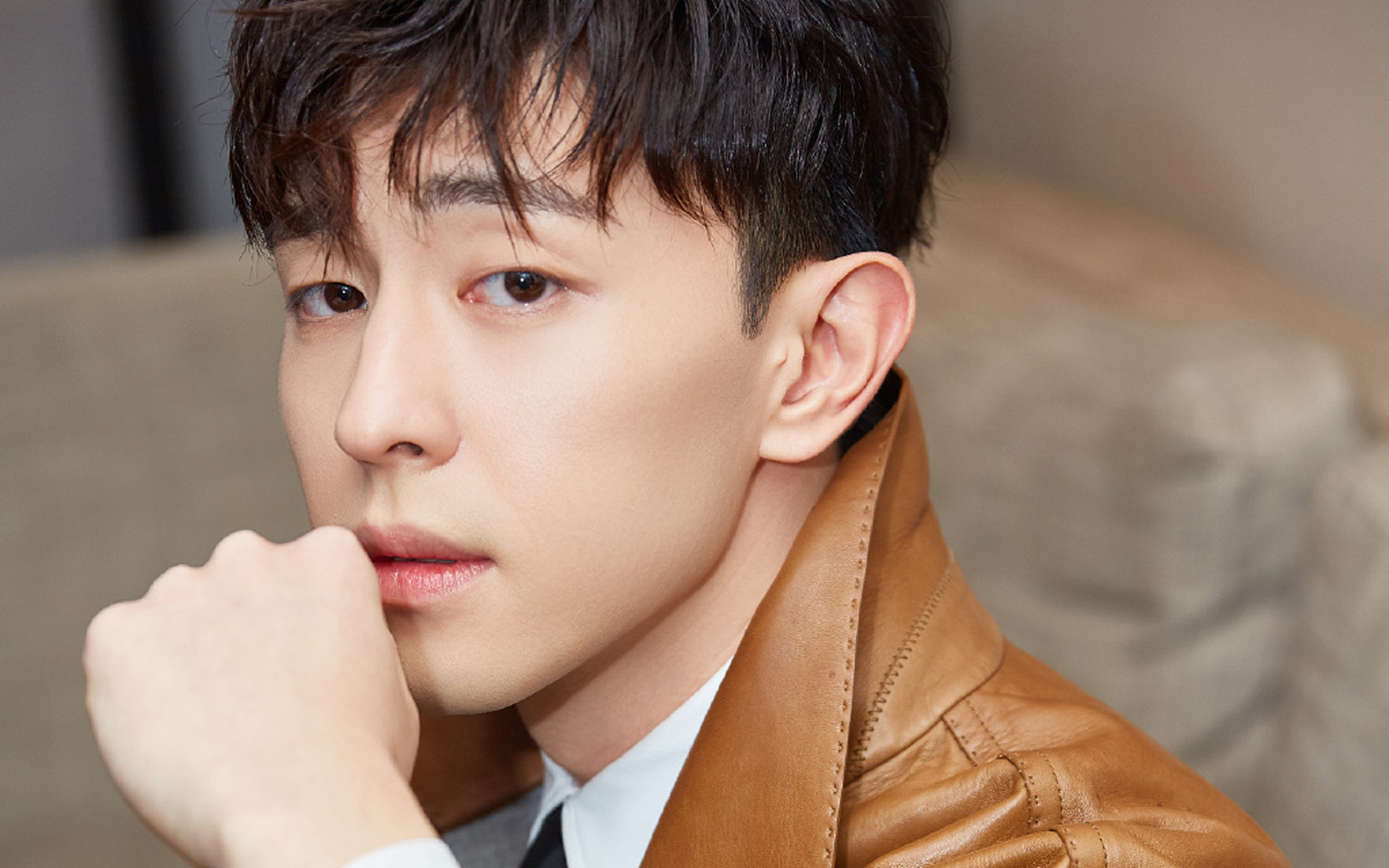 邓伦复古帅气写真图片桌面壁纸