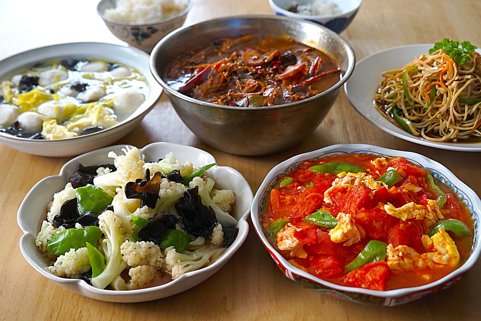 晒苏北一家四口的午餐,4菜1汤全家吃到撑,网友看了却说:太抠门