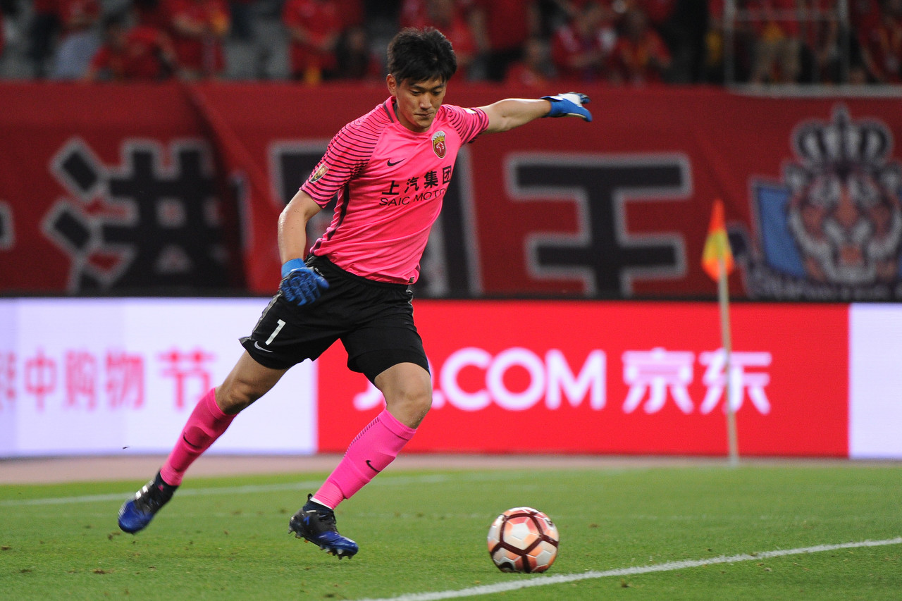 原创盯上国门上港众将合同即将到期恒大有意颜骏凌但不现实