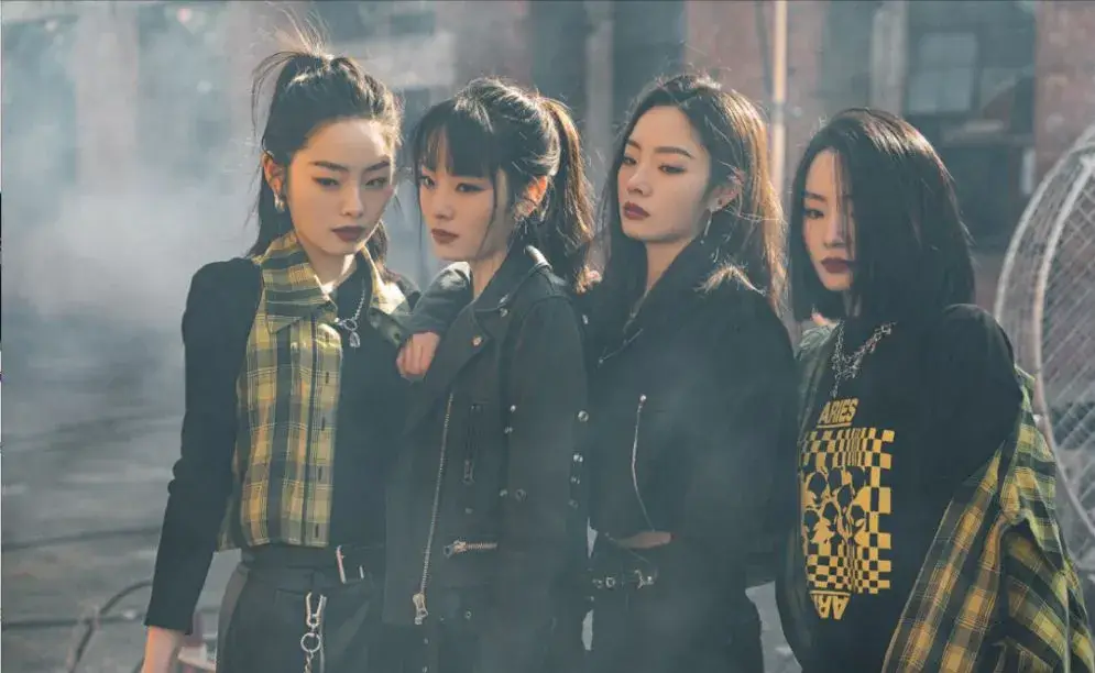 24岁内娱"最美四胞胎":放弃做偶像,同时考上世界名校.