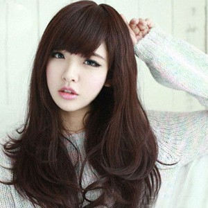 女生气质斜刘海发型图片