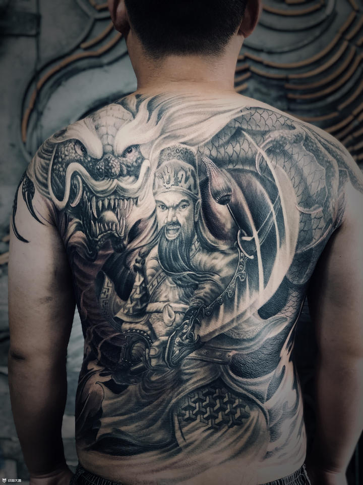 背部新传统关公龙写实传统简介:擅长传统,欧美写实,有绘画功底,可一对