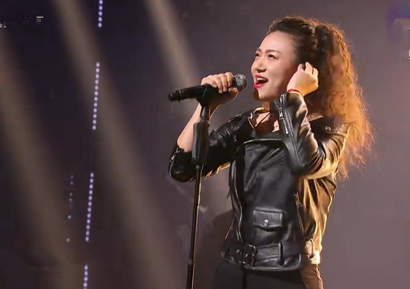 中国好声音落幕:她输了冠军,但她的舞台时尚却让人赞不绝口!_刘郡格